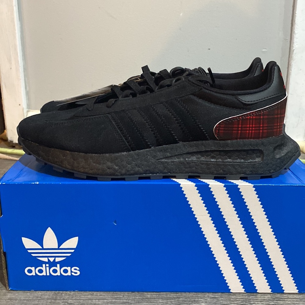 SOLD Adidas Mens Retropy E5 “Black” Running Shoes (GZ4619)  New.